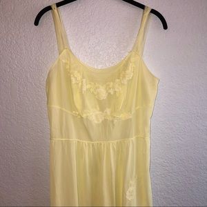 Vintage light yellow delicately embellished chemise from 60s Vanity Fair-like M